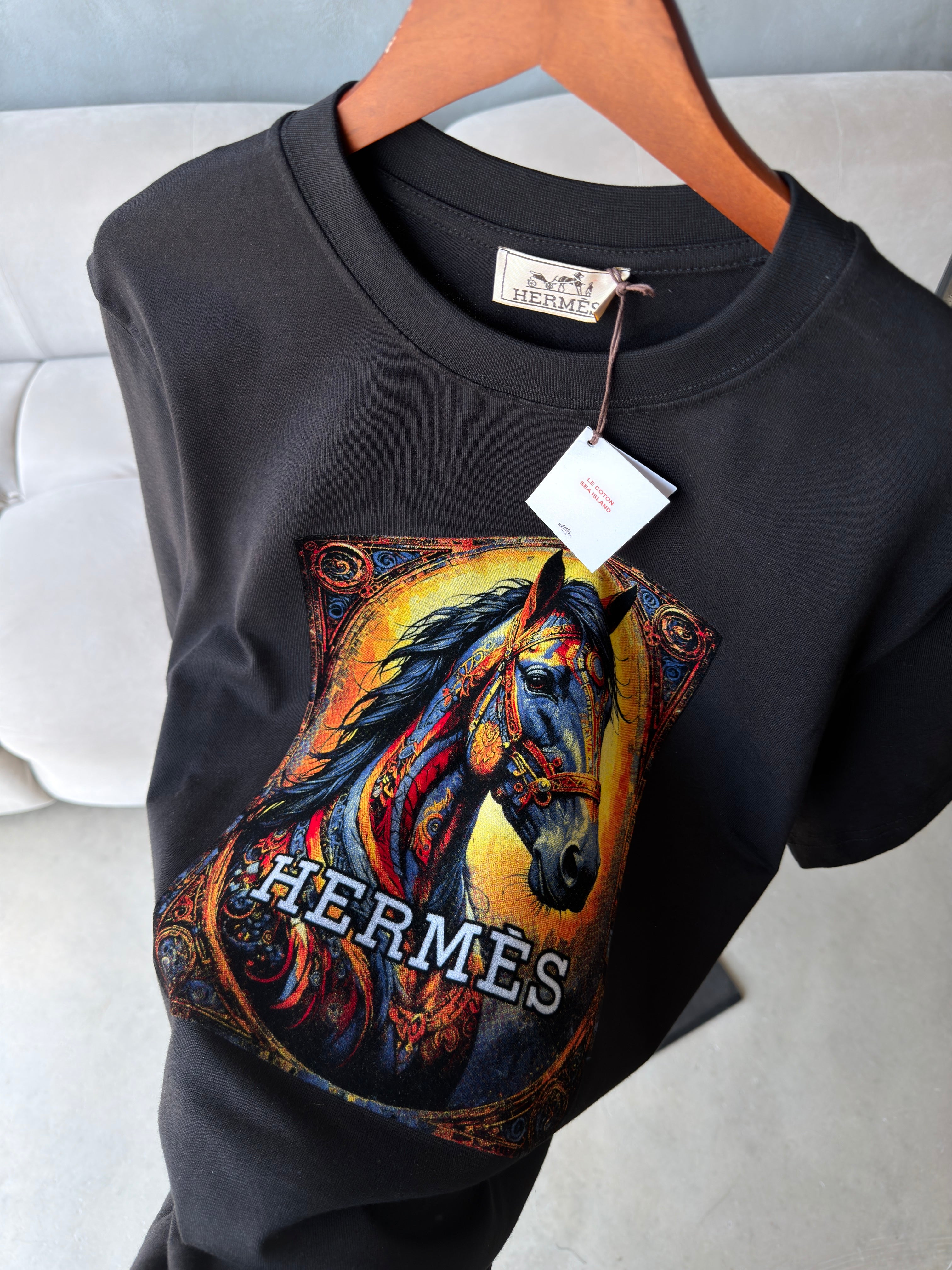 Hermes Siyah Figür Tshirt (premium)