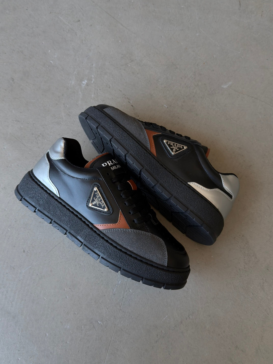 Prada Arma Siyah Taba