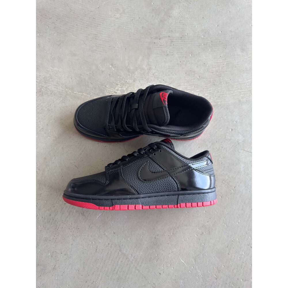 Nike Siyah Kırmızı Taban