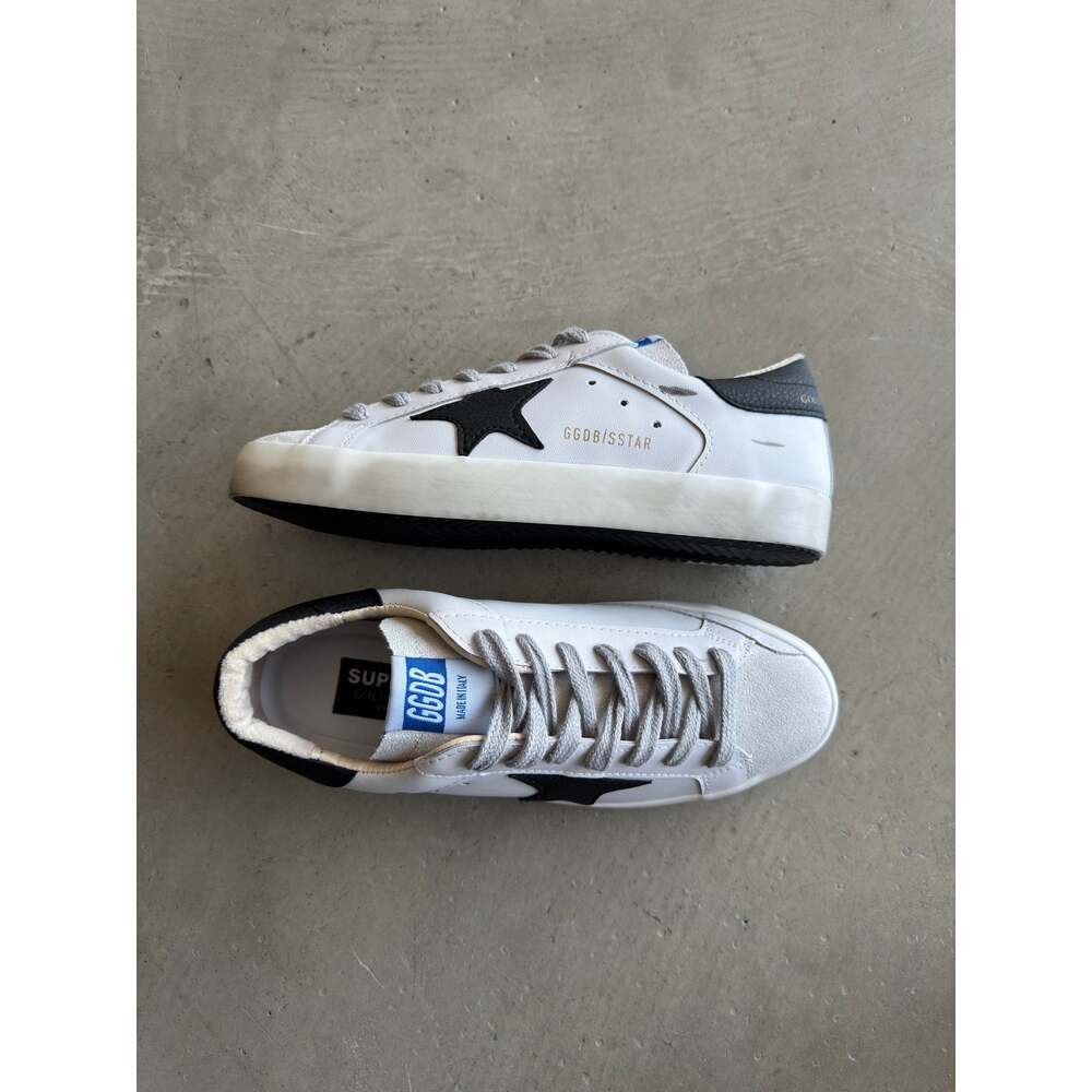 Golden Goose Beyaz Siyah Detay