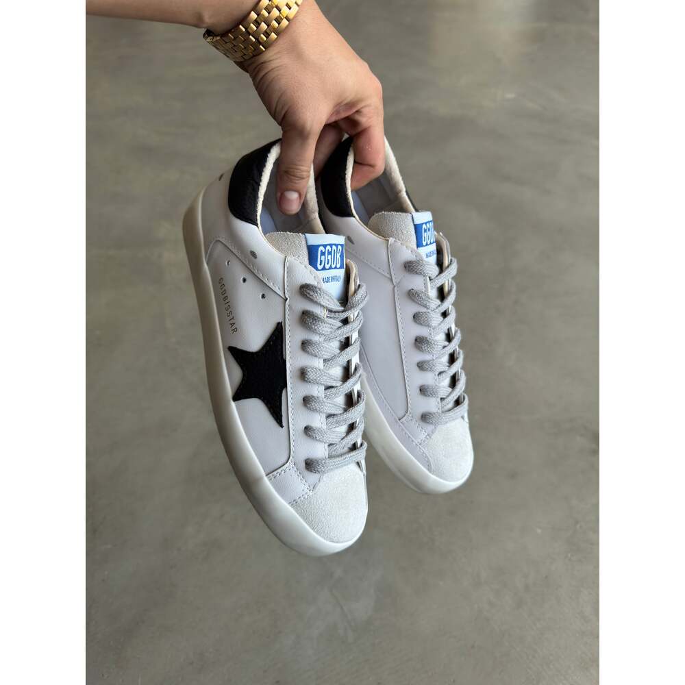 Golden Goose Beyaz Siyah Detay